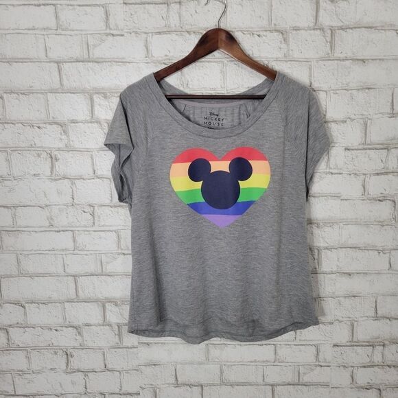 Disney rainbow graphic tee - Picture 1 of 10